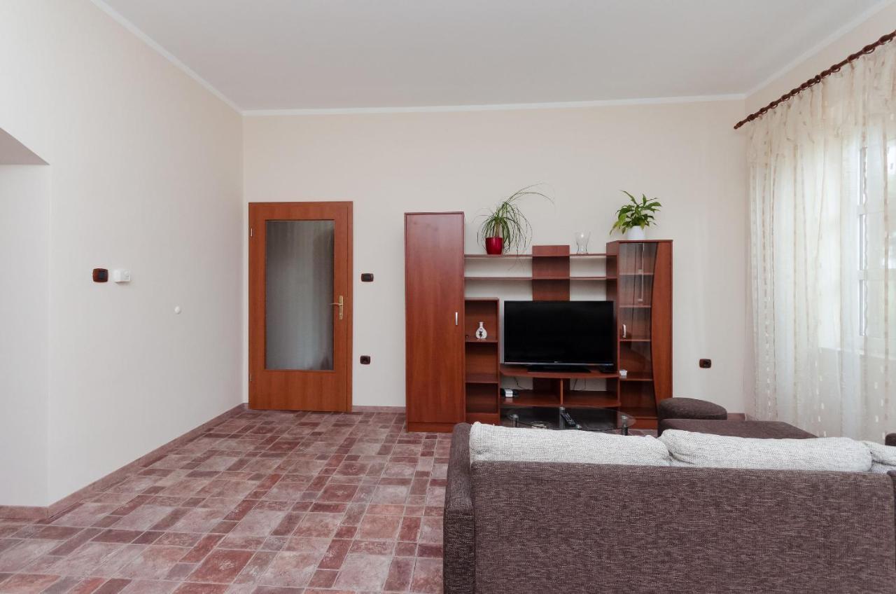 Apartment Aleksandra リエカ エクステリア 写真